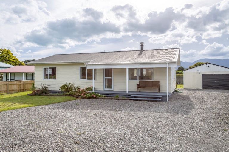 Photo of property in 89 Lake Ferry Road, Lake Ferry, Featherston, 5772
