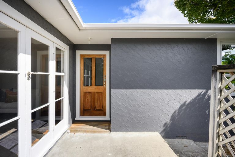 Photo of property in 12 Conway Place, Terrace End, Palmerston North, 4410