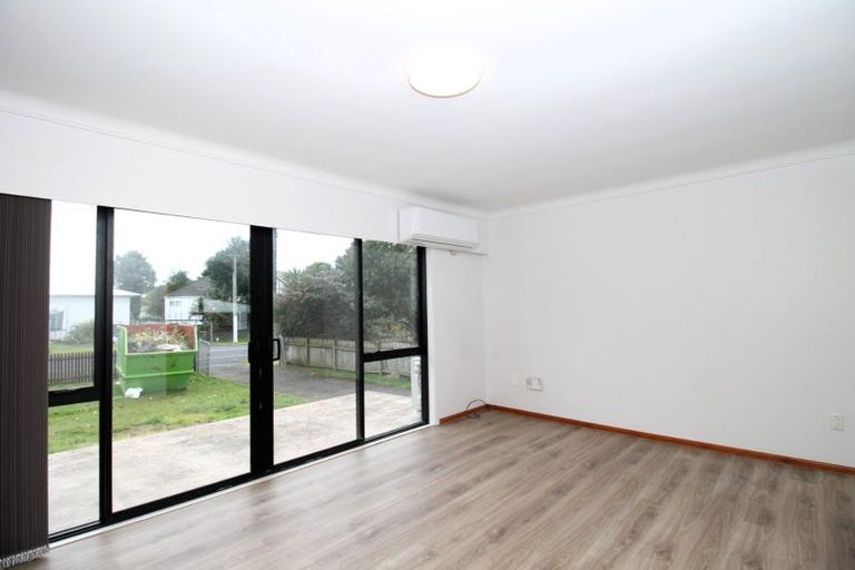 Photo of property in 27 Myers Road, Manurewa East, Auckland, 2102