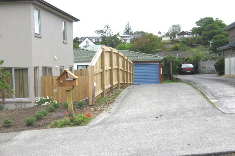 Photo of property in 4a Stoneleigh Court, Sunnynook, Auckland, 0632