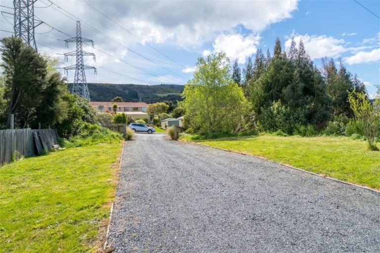 Photo of property in 10 Kohu Place, Halfway Bush, Dunedin, 9010