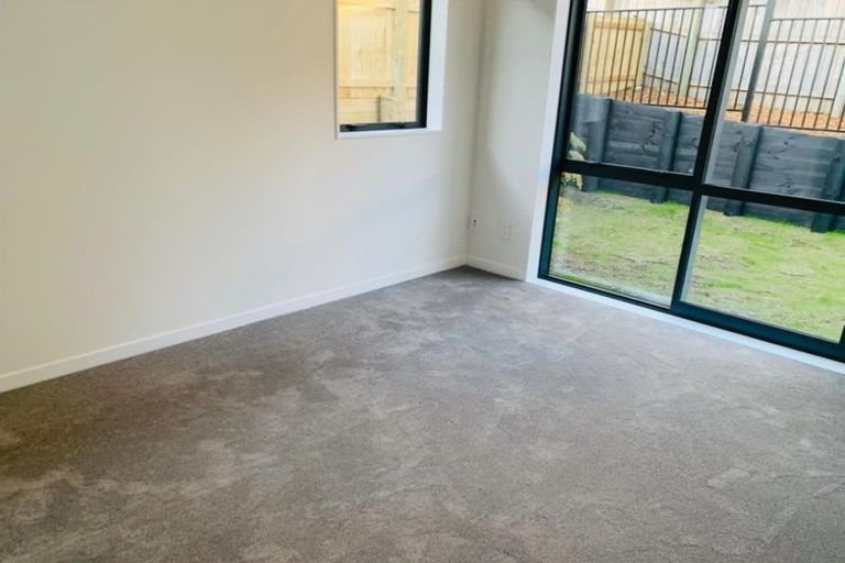 Photo of property in 115 Tiriwa Drive, Massey, Auckland, 0614