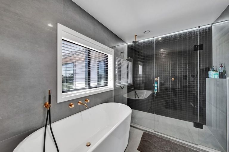 Photo of property in 43 Pennington Road, Brixton, Waitara, 4382