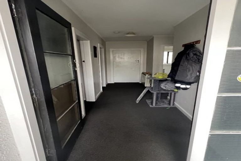 Photo of property in 32 Curletts Road, Sockburn, Christchurch, 8042