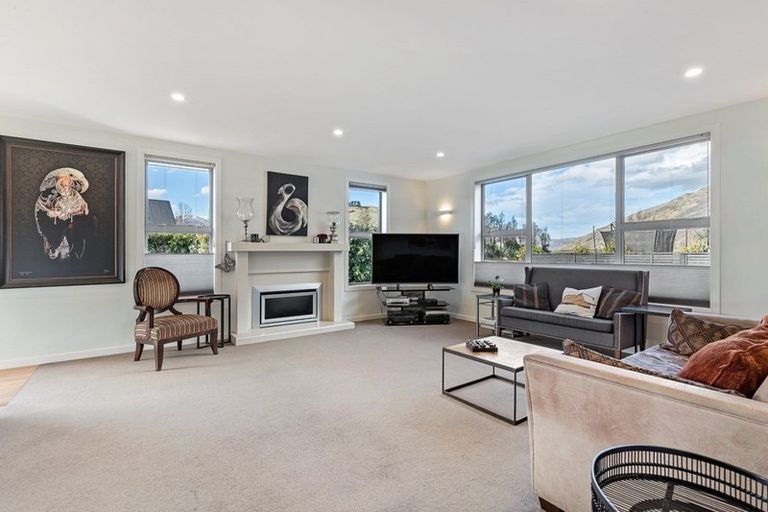 Photo of property in 2 Widgeon Place, Lake Hayes, Queenstown, 9304