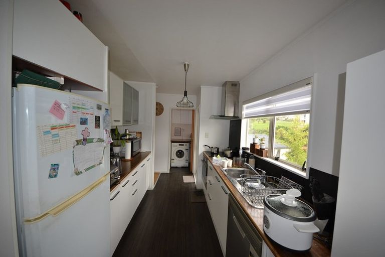 Photo of property in 10 Rook Place, Unsworth Heights, Auckland, 0632