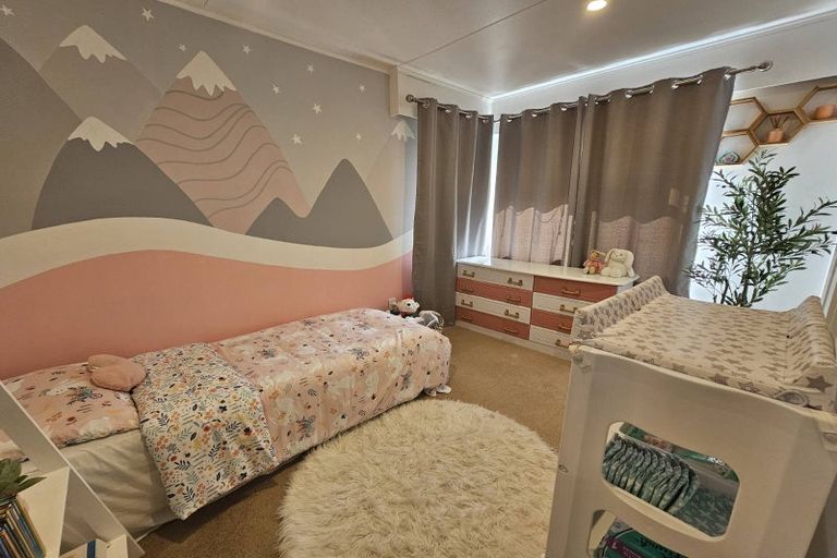 Photo of property in 14 Lees Grove, Wainuiomata, Lower Hutt, 5014