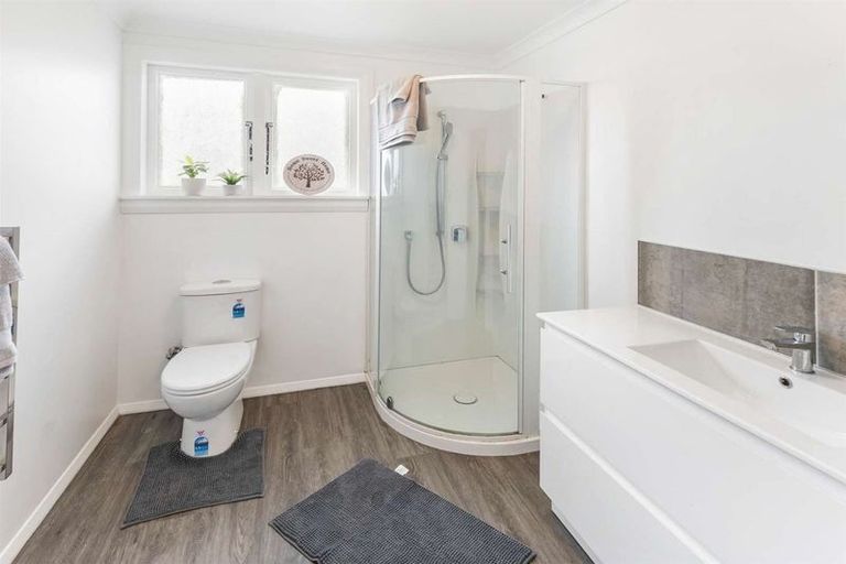 Photo of property in 14 Chester Street, Levin, 5510