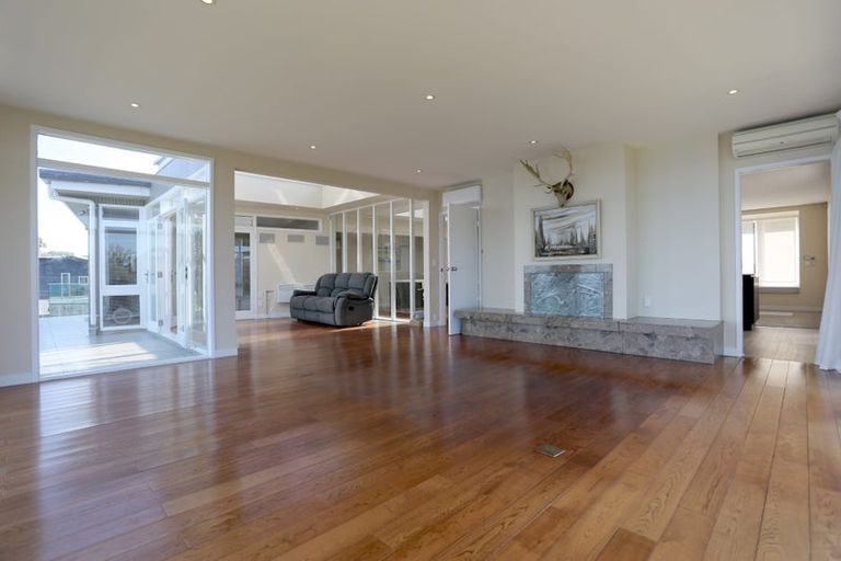 Photo of property in 77 Cliff Road, Torbay, Auckland, 0630