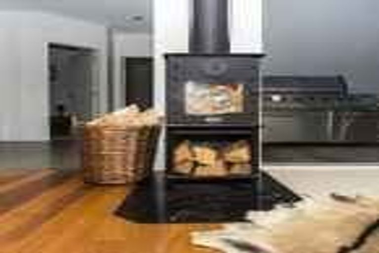 Photo of property in 407 Tikorangi Road East, Tikorangi, Waitara, 4383