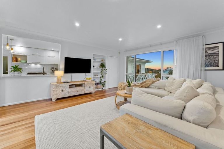 Photo of property in 37 Neptune Avenue, Beach Haven, Auckland, 0626