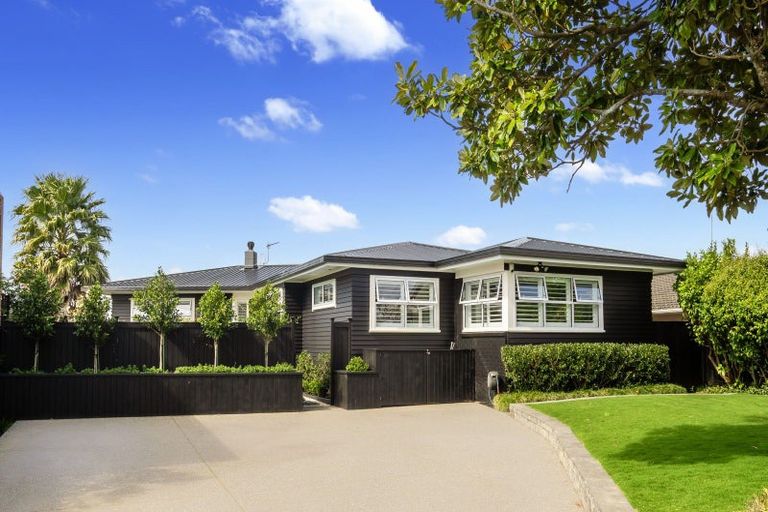 Photo of property in 81 Bleakhouse Road, Howick, Auckland, 2014