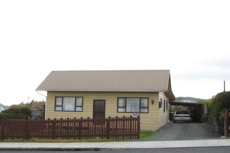 Photo of property in 15 Market Street, Kaitangata, 9210