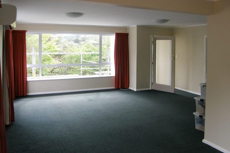 Photo of property in 37 Ranui Terrace, Tawa, Wellington, 5028