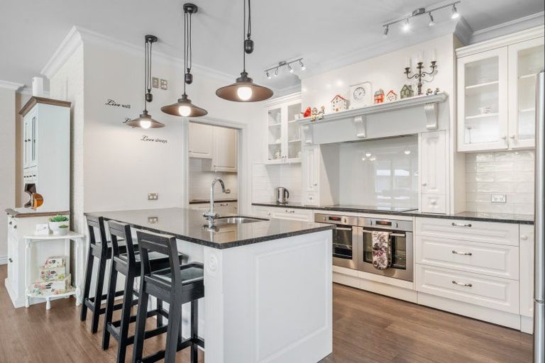 Photo of property in 112 Princess Street, Waitara, 4383