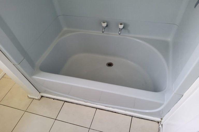 Photo of property in 73 Mills Road, Brooklyn, Wellington, 6021