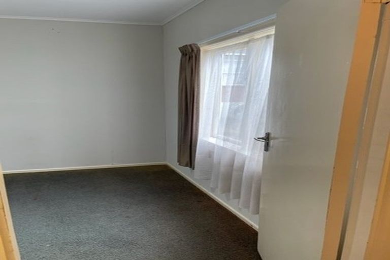 Photo of property in 2/22 Amaru Road, One Tree Hill, Auckland, 1061