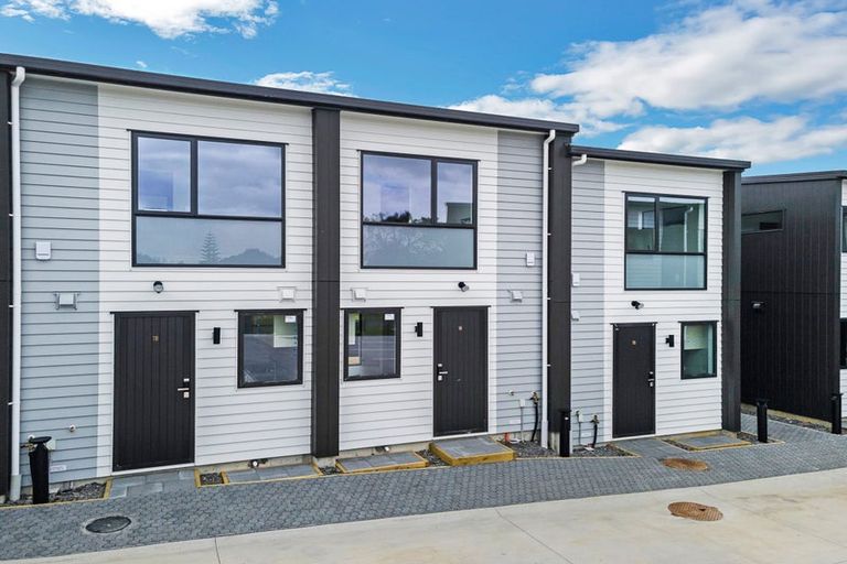 Photo of property in 17/17 Barneys Farm Road, Clendon Park, Auckland, 2103