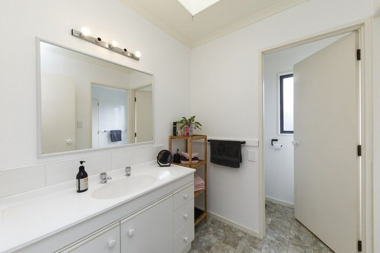 Photo of property in 23 Charles Cross Street, Longburn, Palmerston North, 4412