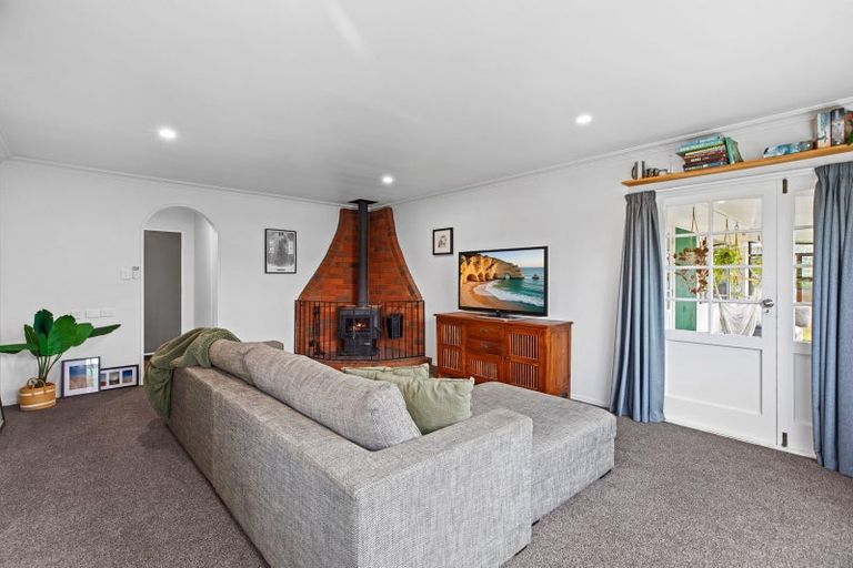 Photo of property in 19 Endeavour Avenue, Welcome Bay, Tauranga, 3112