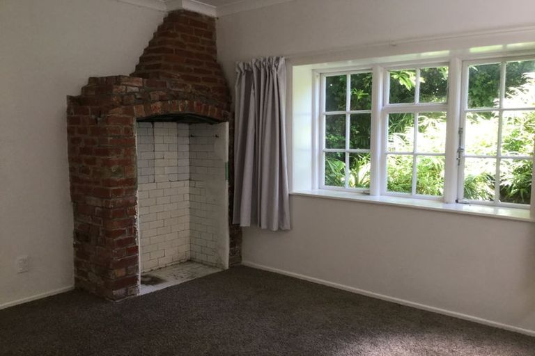 Photo of property in 1 Glasgow Street, Kelburn, Wellington, 6012