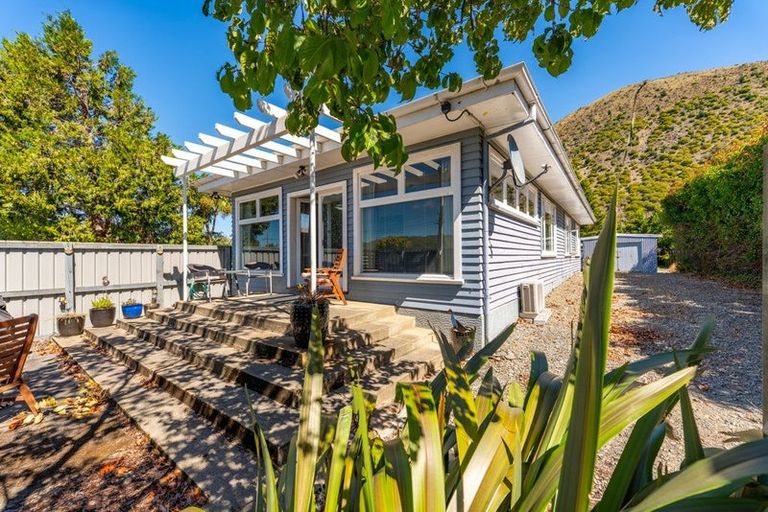 Photo of property in 77 Bledisloe Street, Kurow, 9435