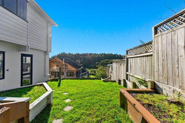 Photo of property in 1/13a Kitewao Street, Northcote, Auckland, 0627