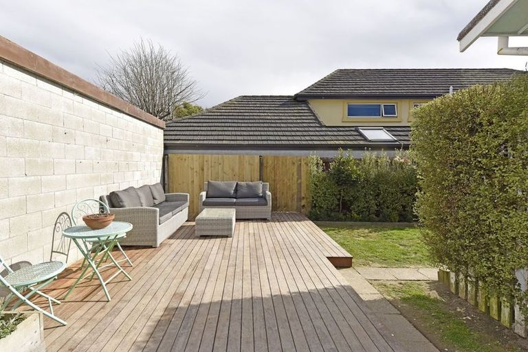 Photo of property in 3/9a Avonhead Road, Avonhead, Christchurch, 8042