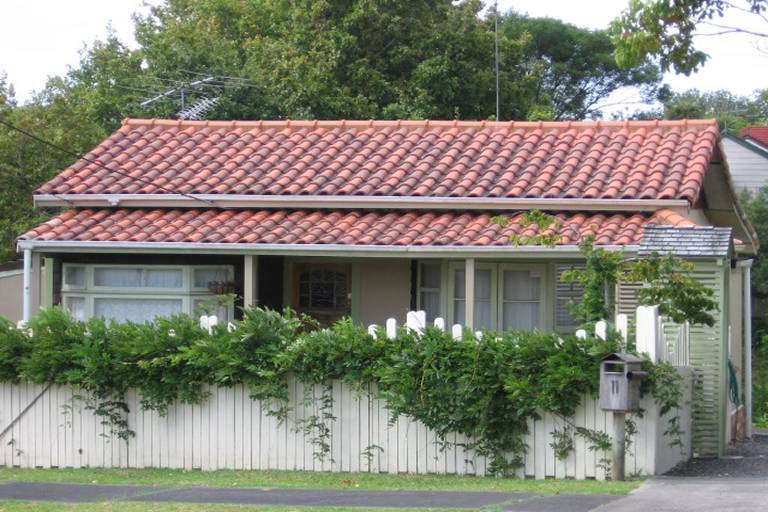 Photo of property in 1/11 Gazelle Avenue, Beach Haven, Auckland, 0626