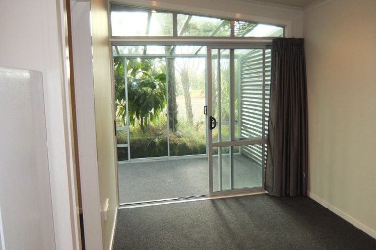 Photo of property in 16 Fleetwood Lane, Turitea, Palmerston North, 4472