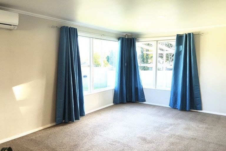 Photo of property in 1 Viola Place, Papakura, 2110