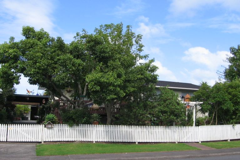 Photo of property in 12 Solar Road, Glen Eden, Auckland, 0602