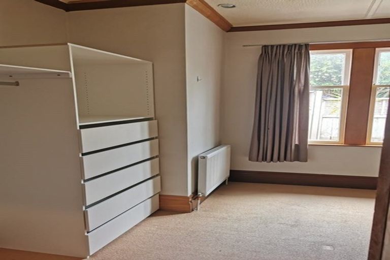 Photo of property in 2 Fernhill Terrace, Wadestown, Wellington, 6012