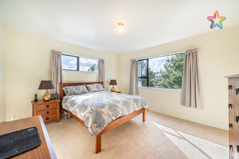 Photo of property in 6a Mossburn Grove, Kelson, Lower Hutt, 5010