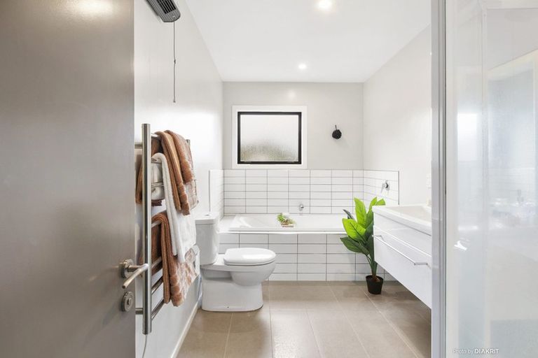 Photo of property in 116a Severn Street, Island Bay, Wellington, 6023