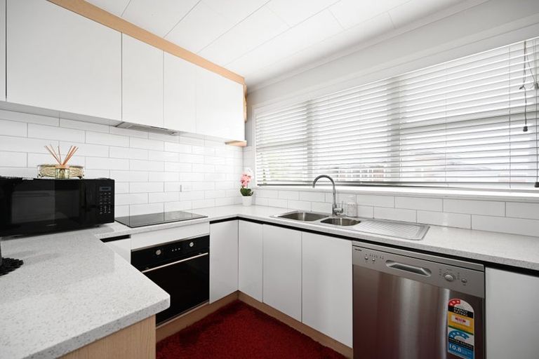 Photo of property in 10 Bremridge Place, Melville, Hamilton, 3206