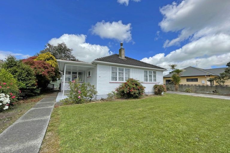 Photo of property in 44 Vogel Street, Roslyn, Palmerston North, 4414