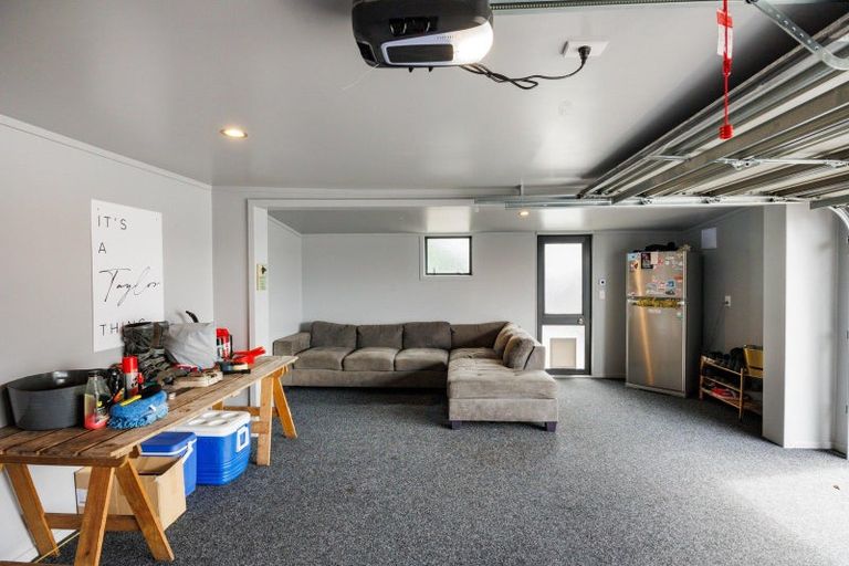 Photo of property in 21 Sutherland Crescent, Westbrook, Palmerston North, 4412