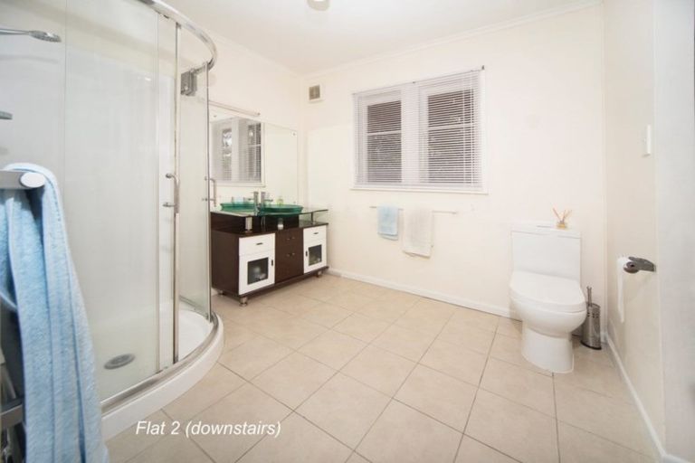 Photo of property in 180 Hinemoa Street, Birkenhead, Auckland, 0626