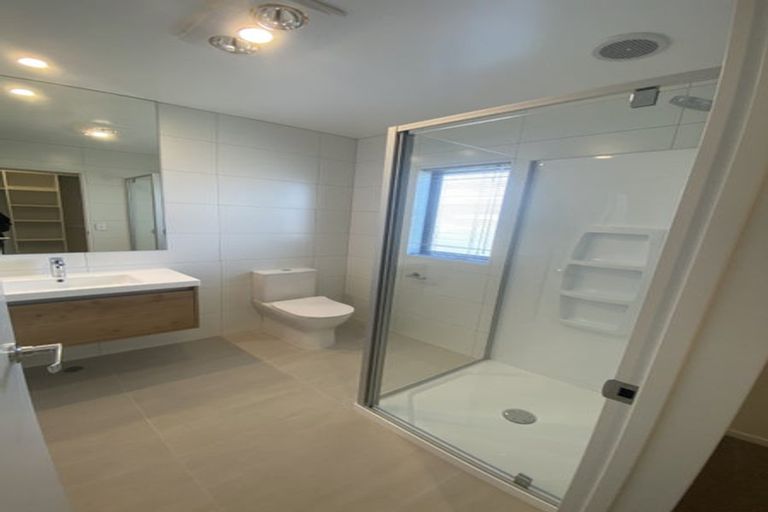 Photo of property in 2 Port Way, Rosehill, Papakura, 2113