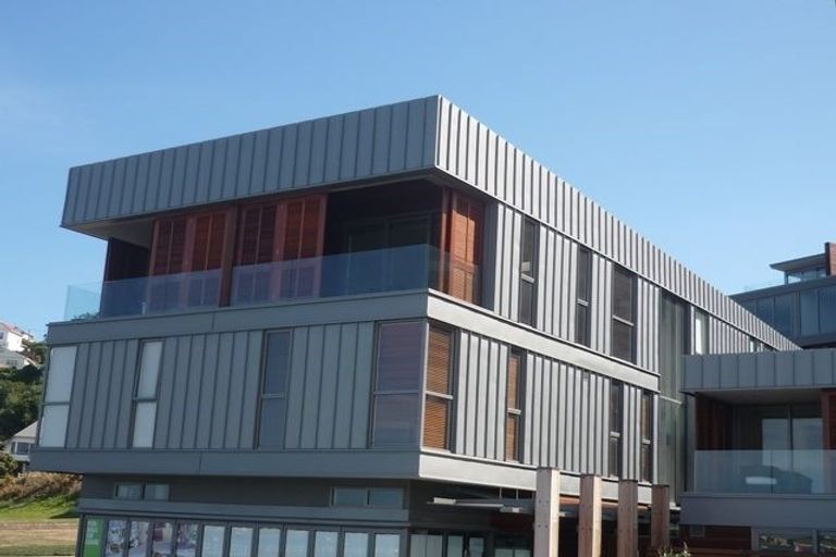 Photo of property in Patent 326 Apartments, 326 Evans Bay Parade, Hataitai, Wellington, 6021