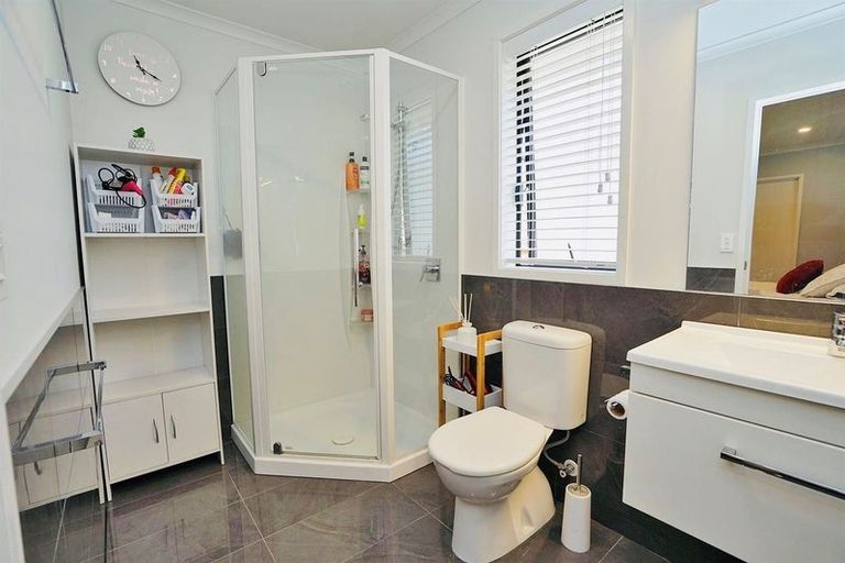 Photo of property in 266 Dixon Road, Fitzroy, Hamilton, 3206