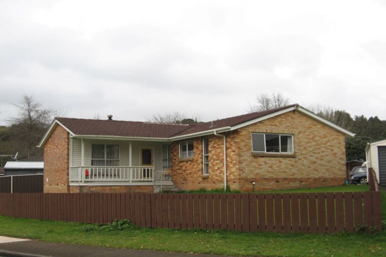 Photo of property in 17 Citril Place, Red Hill, Papakura, 2110