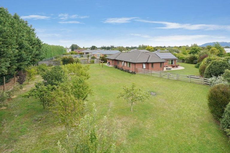 Photo of property in 8 Haydon Place, Amberley, 7410