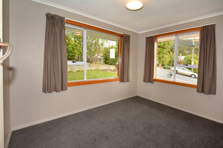 Photo of property in 100 Wakari Road, Helensburgh, Dunedin, 9010