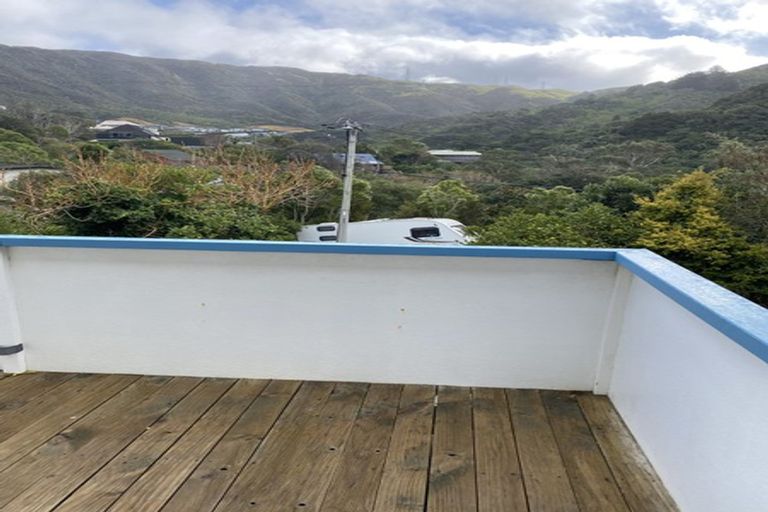 Photo of property in 3 Woodford Way, Crofton Downs, Wellington, 6035