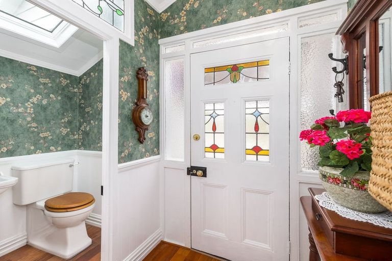 Photo of property in 14 Exeter Street, Waimate, 7924