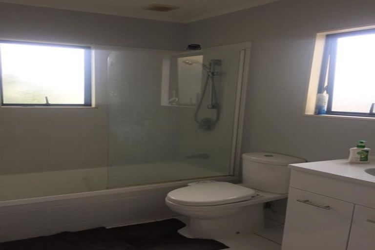 Photo of property in 5 Albizia Avenue, Henderson, Auckland, 0612