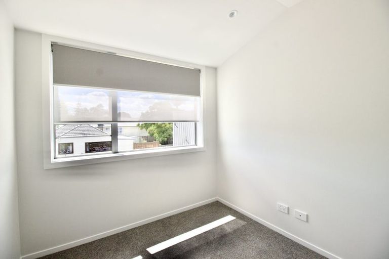 Photo of property in 6/94 Target Road, Totara Vale, Auckland, 0629