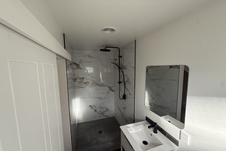 Photo of property in 14 Selwyn Street, Lower Vogeltown, New Plymouth, 4310